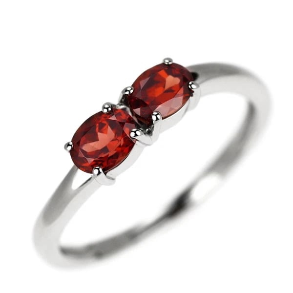 PT900 GARNET RING: Pt900 garnet ring Brand: None Type/Style: Ring Material: Pt900, Main Stone garnet Color: None Size: 5.25 US Accessories: None Accessories Notice: When purchasing pre-owned goods, please refer to the