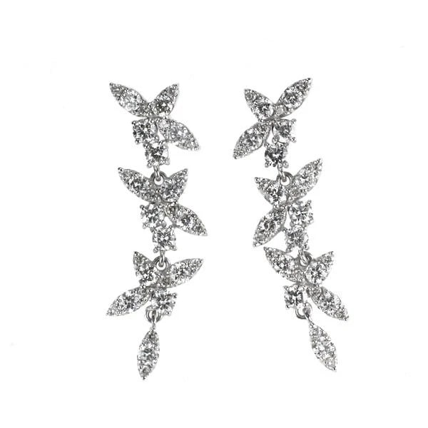 K18WG DIAMOND EARRING: K18WG diamond earring Brand: None Type/Style: piercing Material: K18WG, Main Stone Natural Color: WG Size: Length/Width/Diameter 27.5 Accessories: None Accessories Notice: When purchasing pre-owned