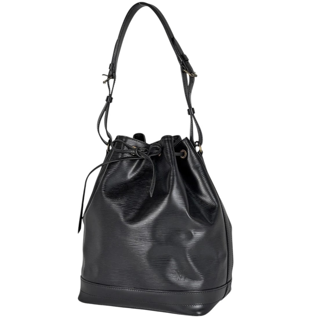 LOUIS VUITTON NOE SHOULDER BAG: Louis Vuitton Noe Shoulder Bag Brand: Louis Vuitton Type/Style: Shoulder Bag Material: Epi Color: Noir (Black) Size: Width 27cm(10.6inch) Height 34cm(13.4inch) Depth 19cm(7.5inch) Accessories: Non