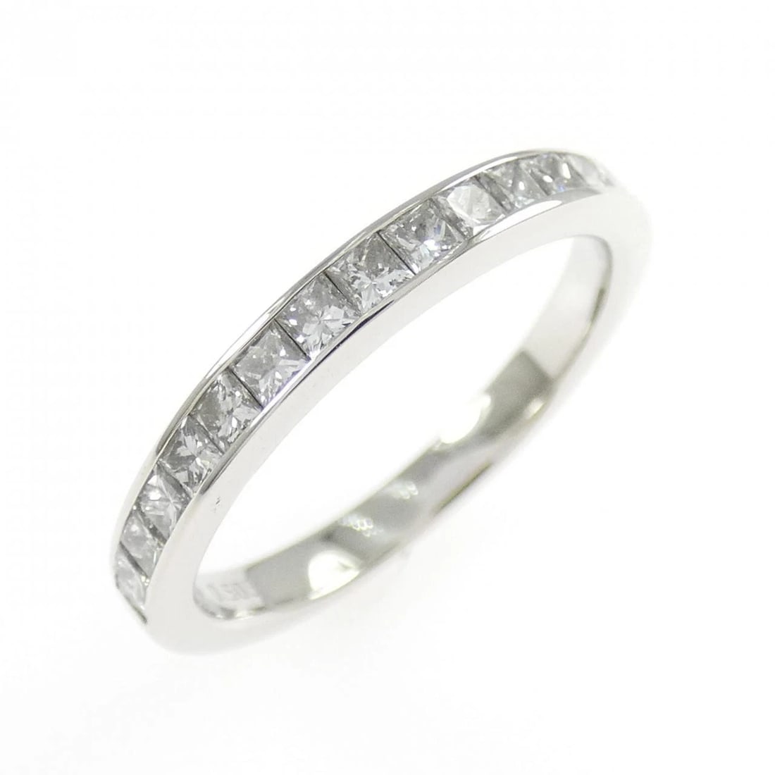 PT950 DIAMOND RING: PT950 Diamond Ring Brand: Unbranded Type/Style: Diamond Ring Material: Platinum950, Main Stone Natural Color: PT Size: US 5 Accessories: None Accessories Notice: When purchasing pre-owned goods,