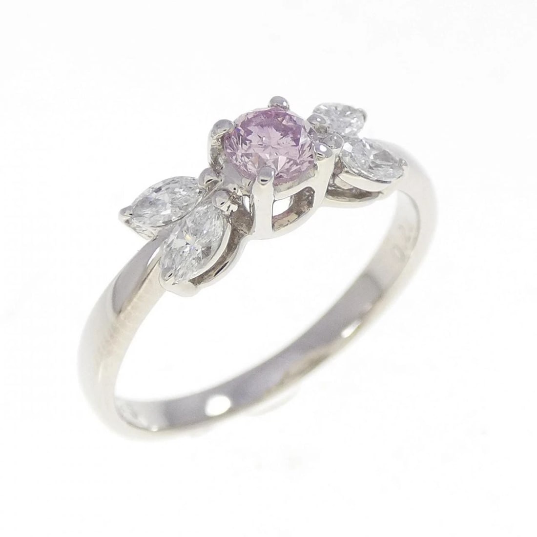 PT900 DIAMOND RING: PT900 Diamond Ring Brand: Unbranded Type/Style: Ring Material: Platinum900, Main Stone Natural Color: PT Size: US5 1/2 Accessories: None Accessories Notice: When purchasing pre-owned goods, please
