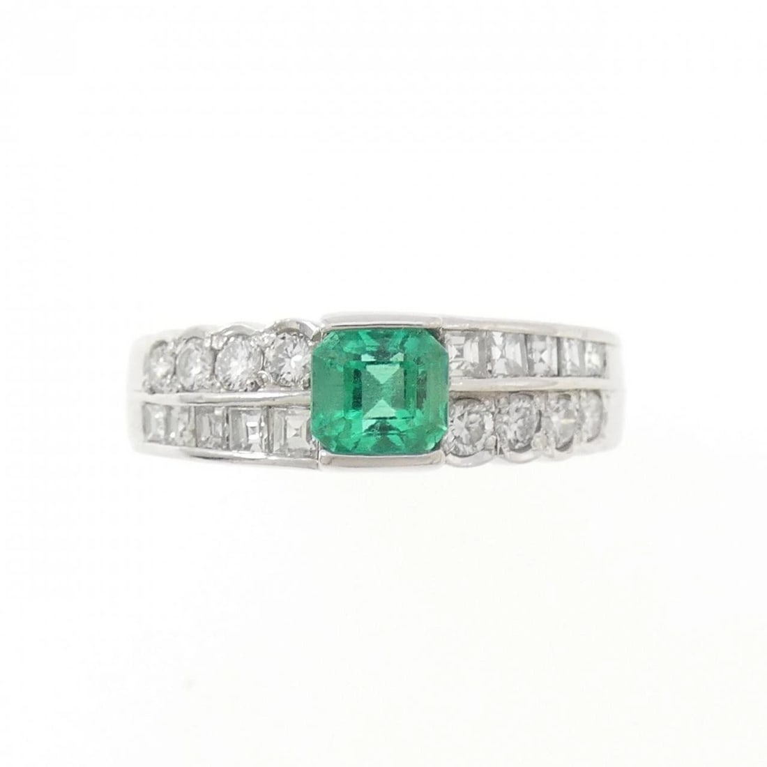 PT900 EMERALD RING - 2
