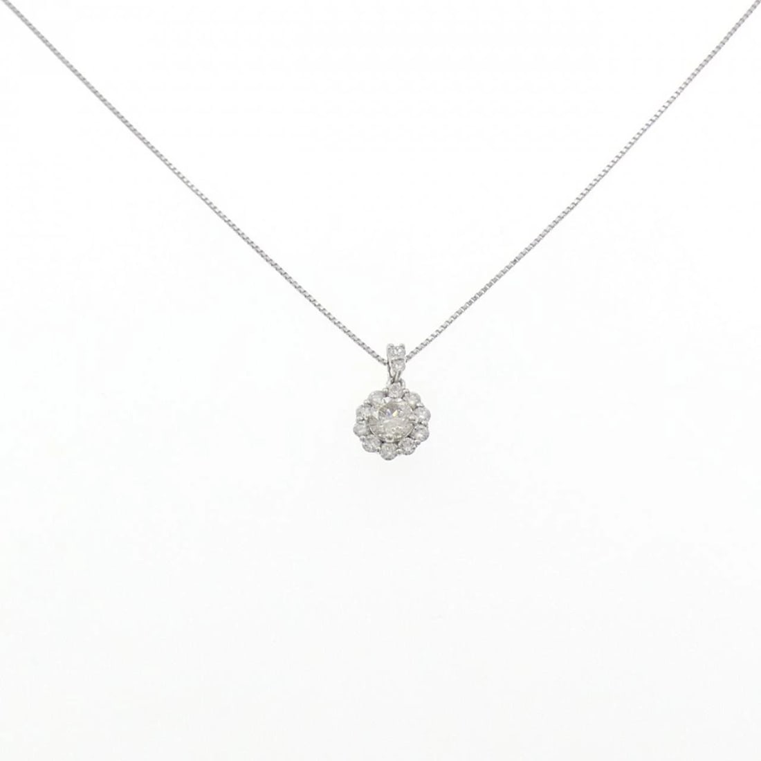PT950/PT850 FLOWER DIAMOND NECKLACE: PT950/PT850 Flower Diamond Necklace Brand: Unbranded Type/Style: Diamond Necklace Material: Platinum950/Platinum850, Main Stone Natural Color: PT Size: Length: 45cm Accessories: None Accessories