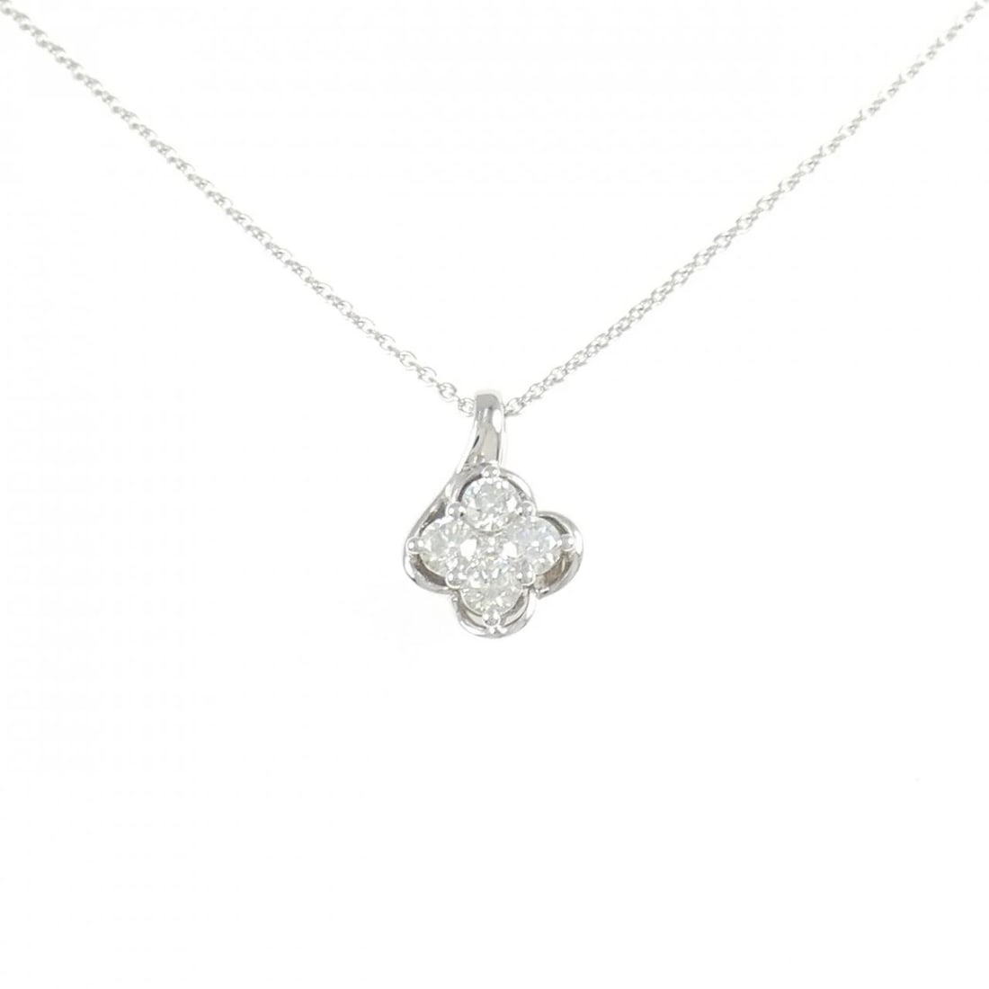 750WG DIAMOND NECKLACE: 750WG Diamond Necklace Brand: Unbranded Type/Style: Diamond Necklace Material: 750 white gold, Main Stone Natural Color: WG Size: Length: 41cm Accessories: None Accessories Notice: When purchasing