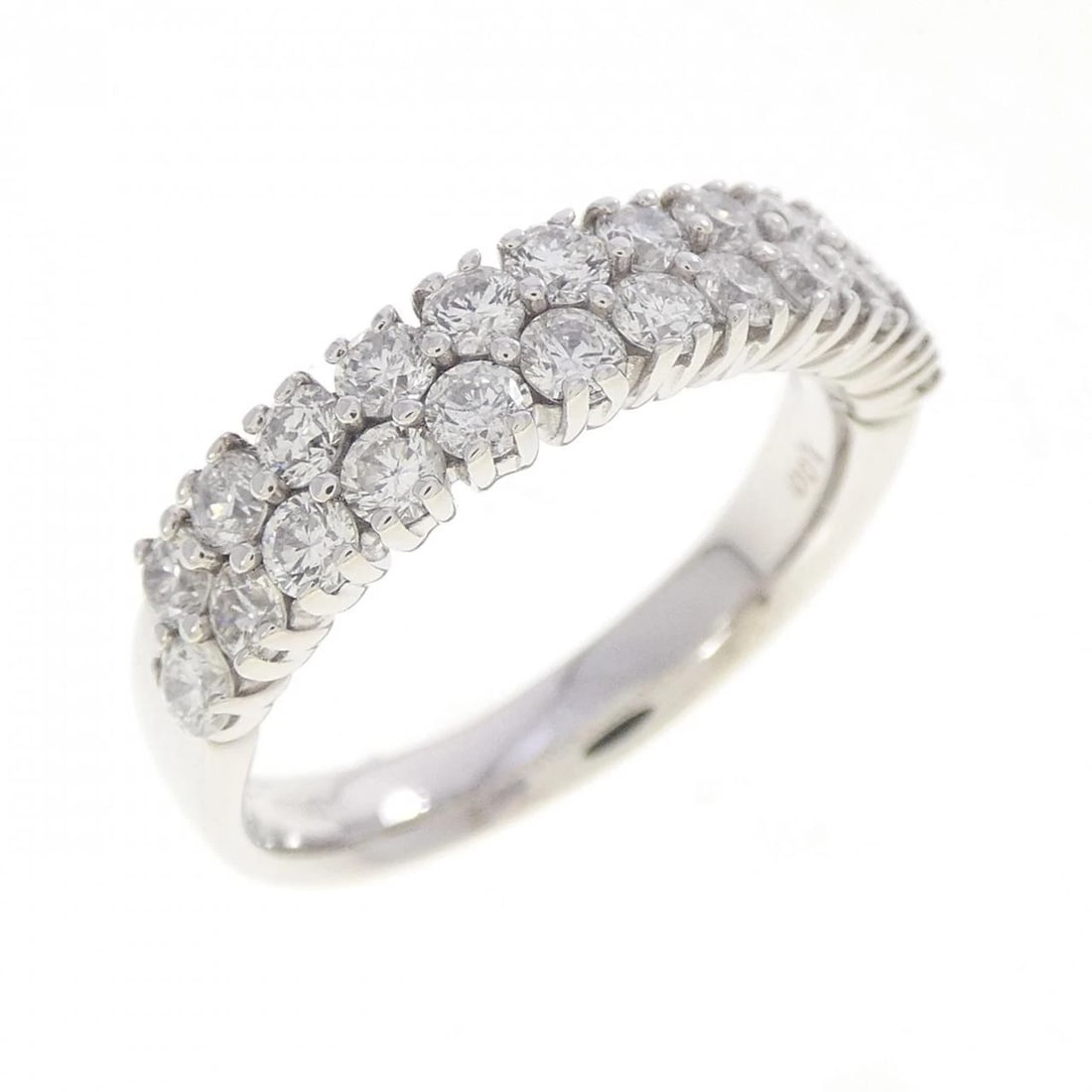 K18WG DIAMOND RING: K18WG Diamond Ring Brand: Unbranded Type/Style: Diamond Ring Material: K18 white gold, Main Stone Natural Color: WG Size: US6 1/4 Accessories: None Accessories Notice: When purchasing pre-owned