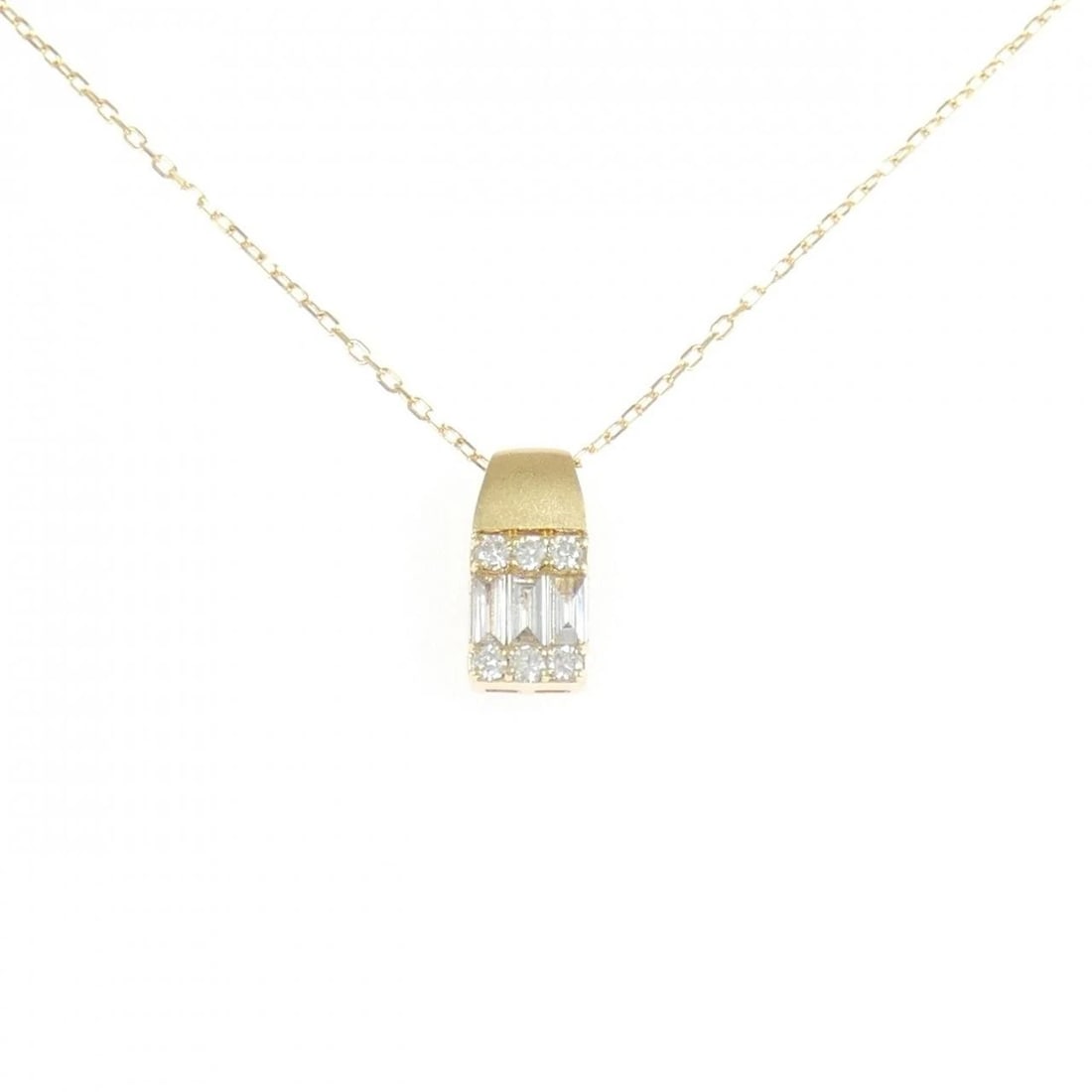 K18YG DIAMOND NECKLACE: K18YG Diamond Necklace Brand: Unbranded Type/Style: Diamond Necklace Material: K18 yellow gold, Main Stone Natural Color: YG Size: Length: 45cm Accessories: None Accessories Notice: When purchasing