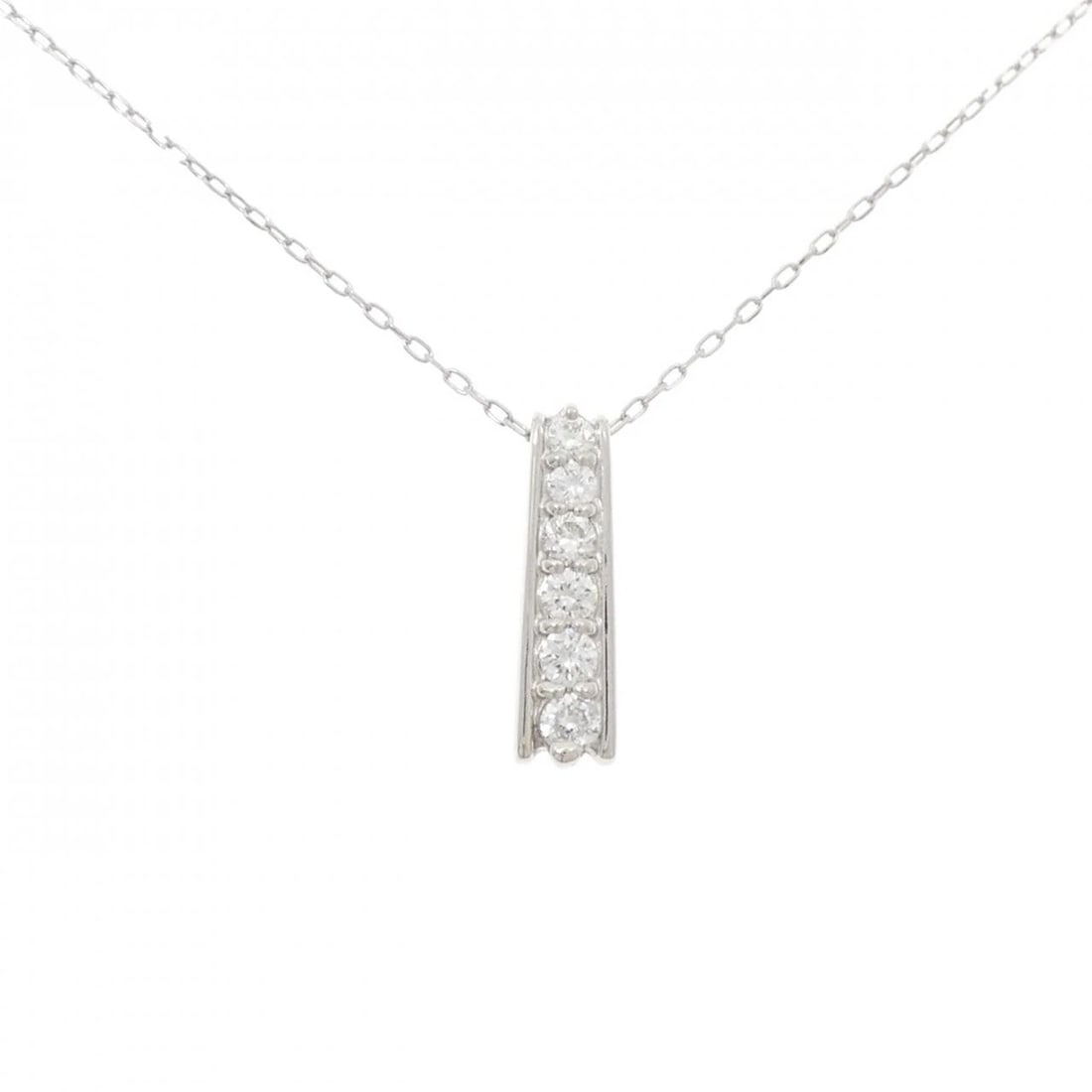 PT900/PT850 DIAMOND NECKLACE: PT900/PT850 Diamond Necklace Brand: Unbranded Type/Style: Diamond Necklace Material: Platinum900/Platinum850, Main Stone Natural Color: PT Size: Length: 45cm Accessories: None Accessories Notice: