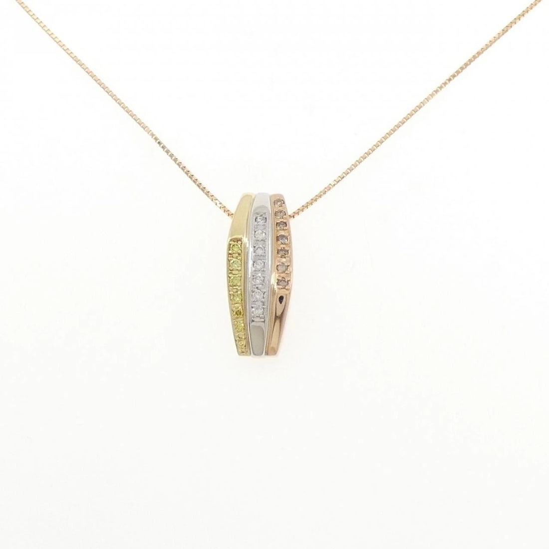 K18YG/PT900/K18PG DIAMOND NECKLACE: K18YG/PT900/K18PG Diamond Necklace Brand: Unbranded Type/Style: Diamond Necklace Material: 18K Yellow Gold/Platinum 900/18K Pink Gold, Main Stone Natural Color: YG, PT, PG Size: Length: 45cm
