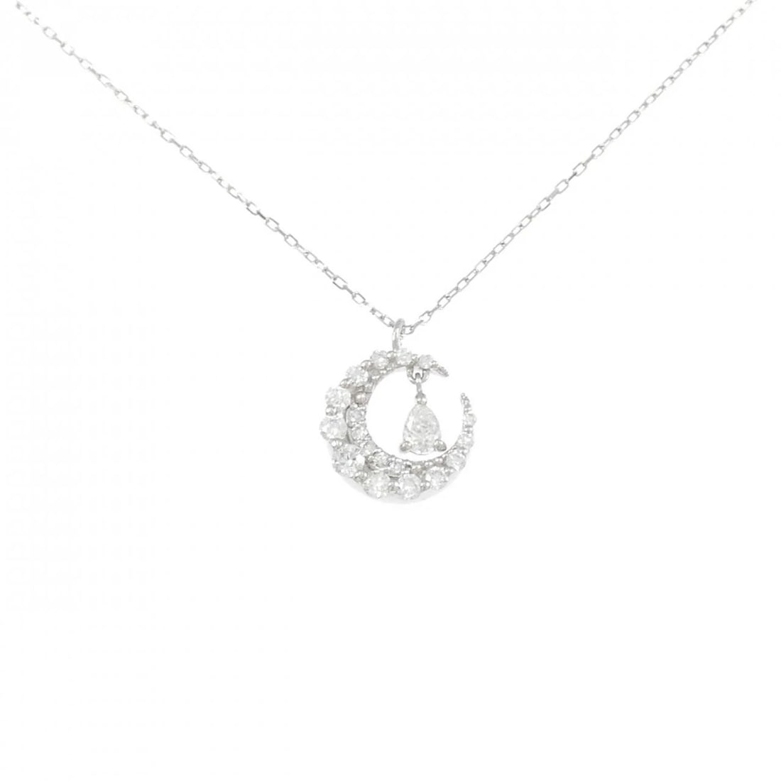 PT900/PT850 DIAMOND NECKLACE: PT900/PT850 Diamond Necklace Brand: Unbranded Type/Style: Diamond Necklace Material: Platinum900/Platinum850, Main Stone Natural Color: PT Size: Length: 46cm Accessories: None Accessories Notice: