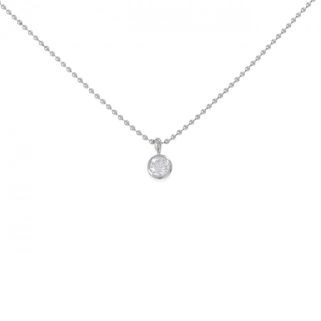 PT900 SOLITAIRE DIAMOND NECKLACE: PT900 Solitaire Diamond Necklace Brand: Unbranded Type/Style: Diamond Necklace Material: Platinum900, Main Stone Natural Color: PT Size: Length: 41cm Accessories: None Accessories Notice: When