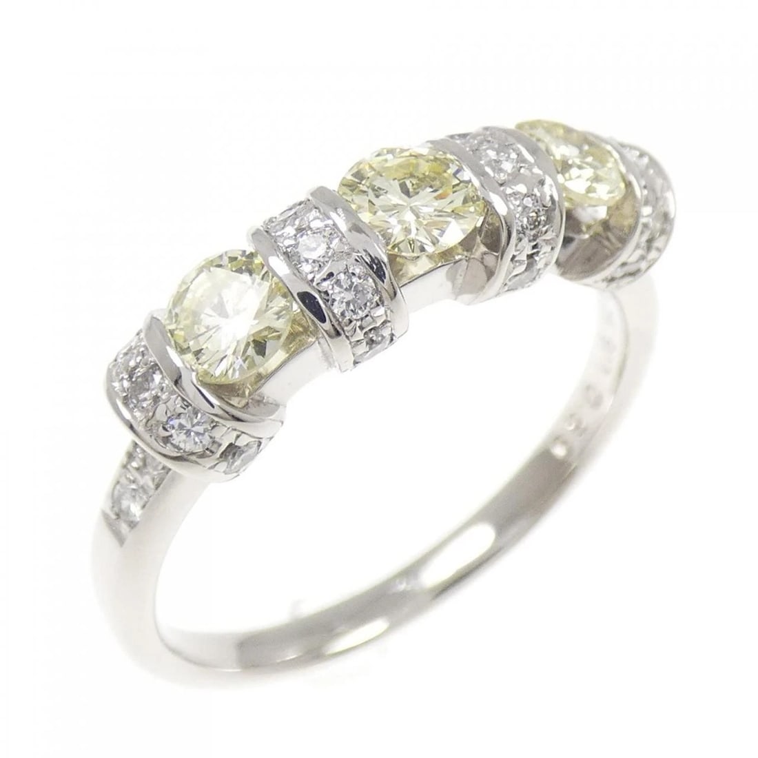 PT900 DIAMOND RING: PT900 Diamond Ring Brand: Unbranded Type/Style: Diamond Ring Material: Platinum900, Main Stone Natural Color: PT Size: US7 1/4 Accessories: None Accessories Notice: When purchasing pre-owned goods,