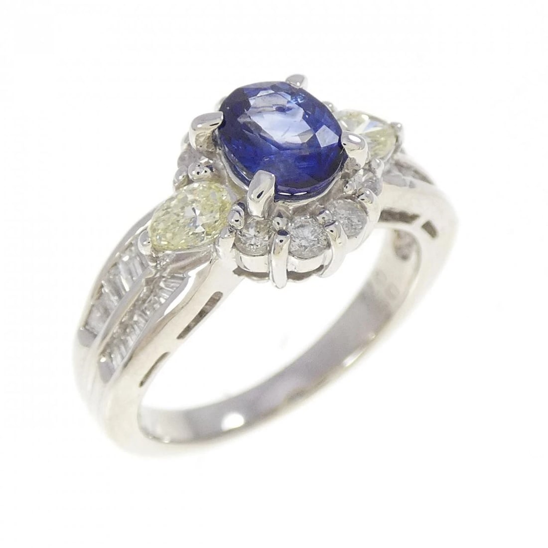PT900 SAPPHIRE RING: PT900 Sapphire Ring Brand: Unbranded Type/Style: Sapphire Ring Material: Platinum900, Main Stone Sapphire, Natural Color: PT Size: US5 3/4 Accessories: None Accessories Notice: When purchasing