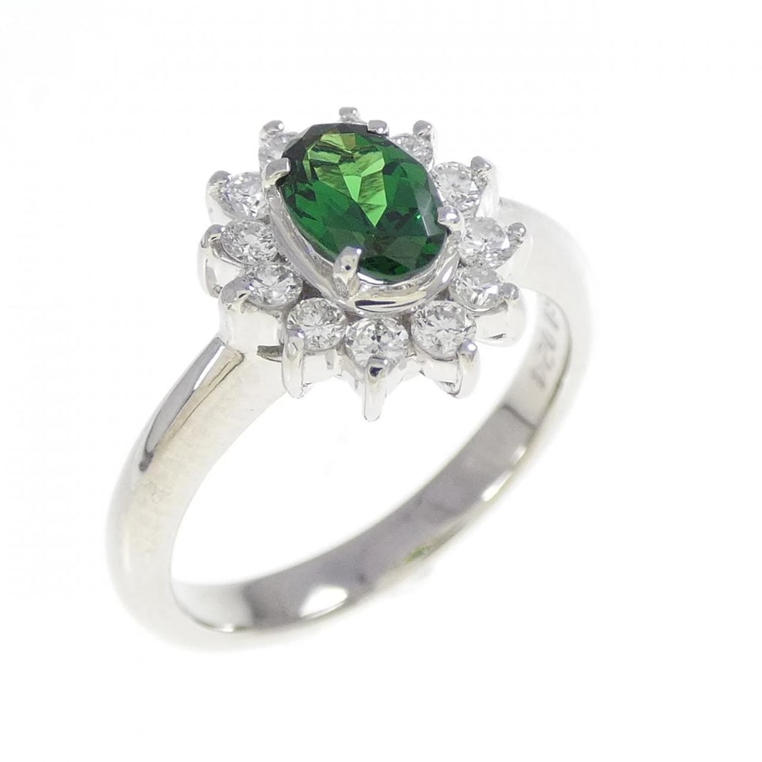 PT900 GREEN GARNET RING: PT900 Green Garnet Ring Brand: Unbranded Type/Style: Garnet Ring Material: Platinum900, Main Stone Garnet, Natural Color: PT Size: US4 3/4 Accessories: None Accessories Notice: When purchasing