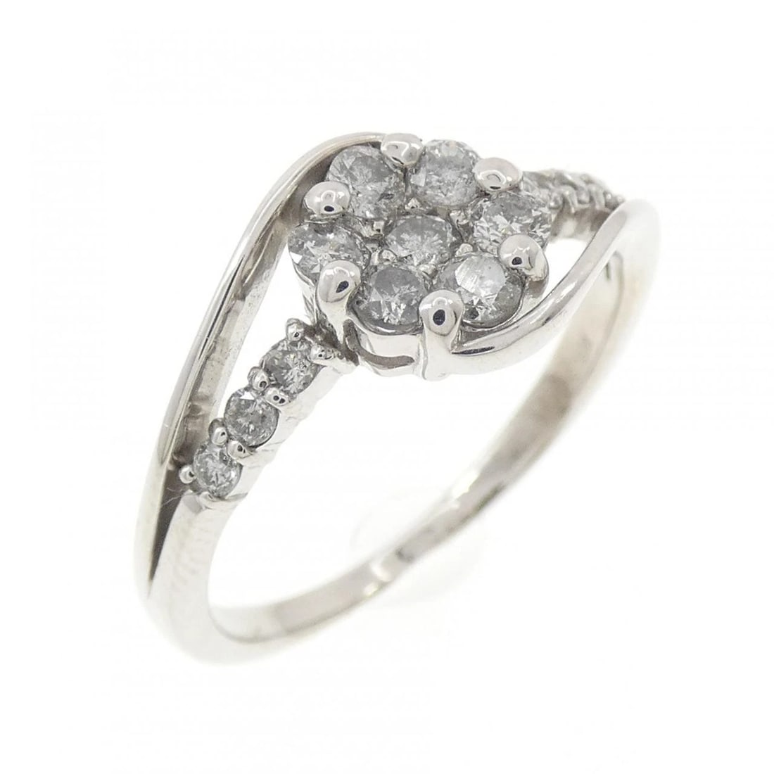 K18WG DIAMOND RING: K18WG Diamond Ring Brand: Unbranded Type/Style: Diamond Ring Material: K18 white gold, Main Stone Natural Color: WG Size: US 6 Accessories: None Accessories Notice: When purchasing pre-owned goods,
