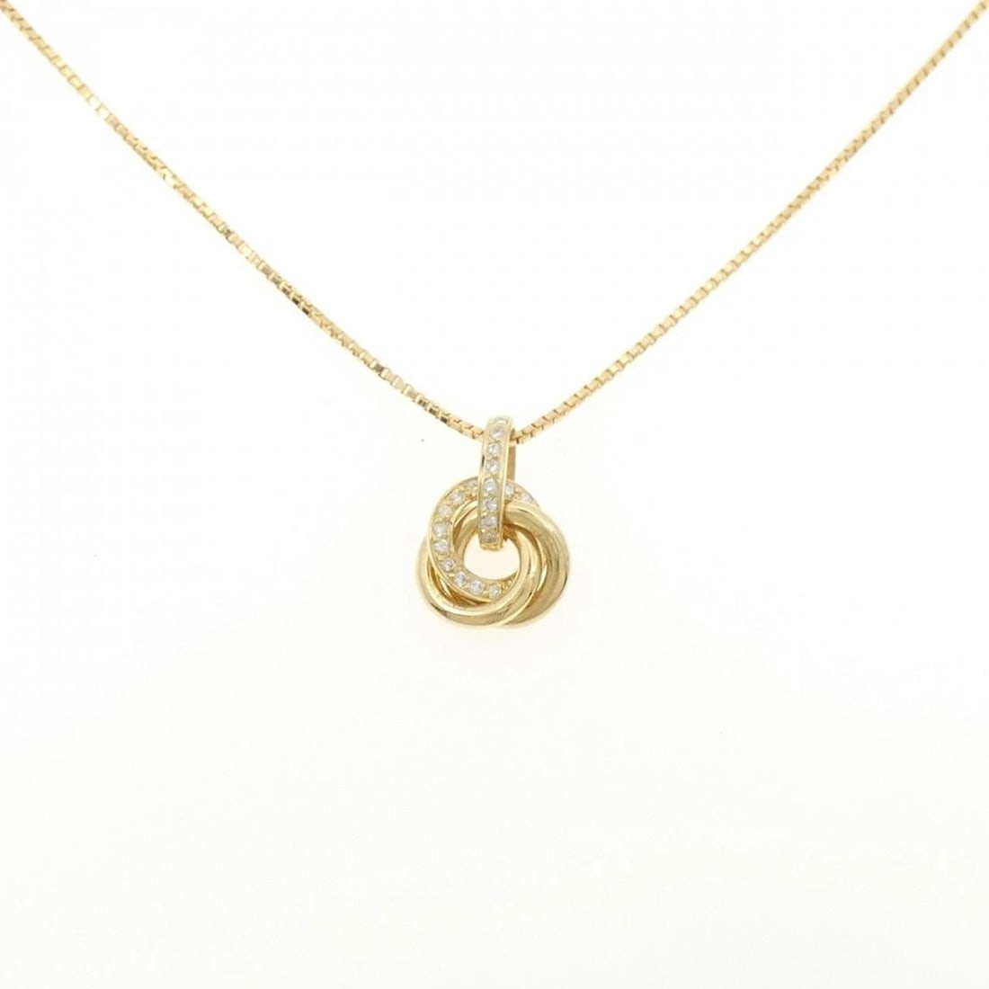 18K YELLOW GOLD DIAMOND NECKLACE: 18K Yellow Gold Diamond Necklace Brand: Unbranded Type/Style: Diamond Necklace Material: K18 yellow gold, Main Stone Natural Color: YG Size: Length: 70cm Accessories: None Accessories Notice: When