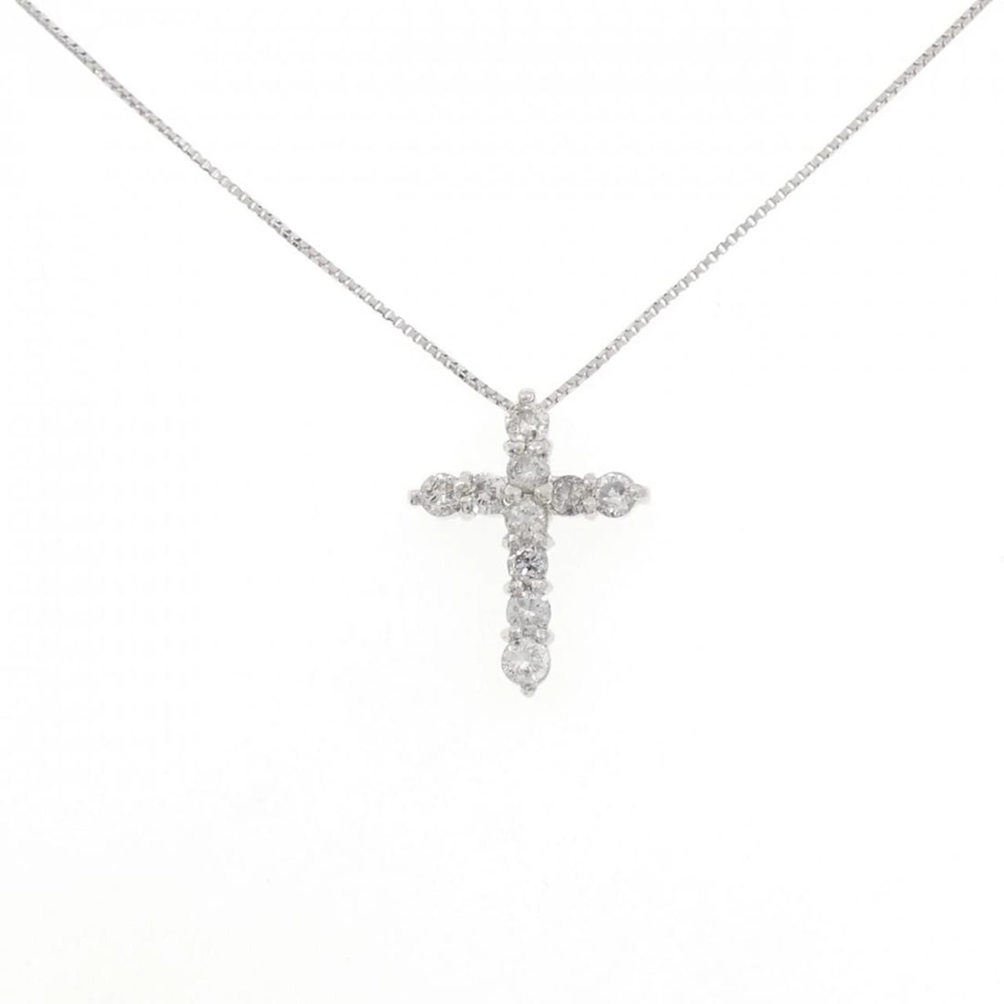 PT/PT850 CROSS DIAMOND NECKLACE: PT/PT850 Cross Diamond Necklace Brand: Unbranded Type/Style: Diamond Necklace Material: Platinum/Platinum850, Main Stone Natural Color: PT Size: Length: 45cm Accessories: None Accessories Notice: