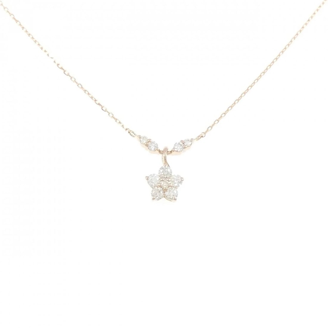 K18PG FLOWER DIAMOND NECKLACE: K18PG Flower Diamond Necklace Brand: Unbranded Type/Style: Diamond Necklace Material: K18 Pink Gold, Main Stone Natural Color: PG Size: Length: 41cm Accessories: None Accessories Notice: When