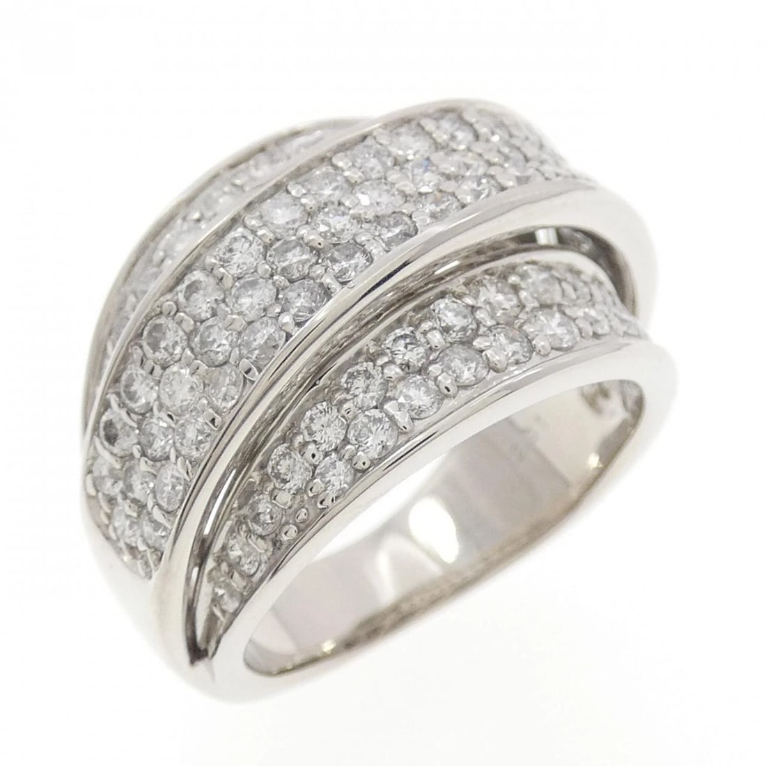PT900 PAVE DIAMOND RING: PT900 Pave Diamond Ring Brand: Unbranded Type/Style: Diamond Ring Material: Platinum900, Main Stone Natural Color: PT Size: US6 1/2 Accessories: None Accessories Notice: When purchasing pr