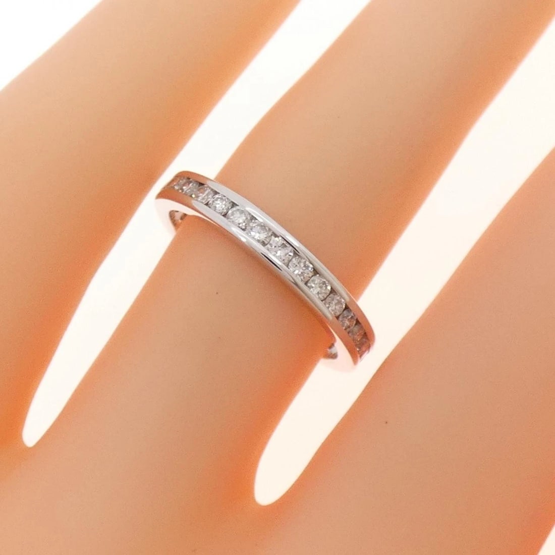 K18WG FULL ETERNITY DIAMOND RING - 3