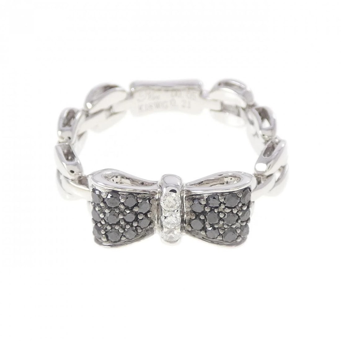K18WG RIBBON DIAMOND RING: K18WG Ribbon Diamond Ring Brand: Unbranded Type/Style: Diamond Ring Material: K18 white gold, Main Stone Natural Color: WG Size: US5 1/4 Accessories: None Accessories Notice: When purchasing