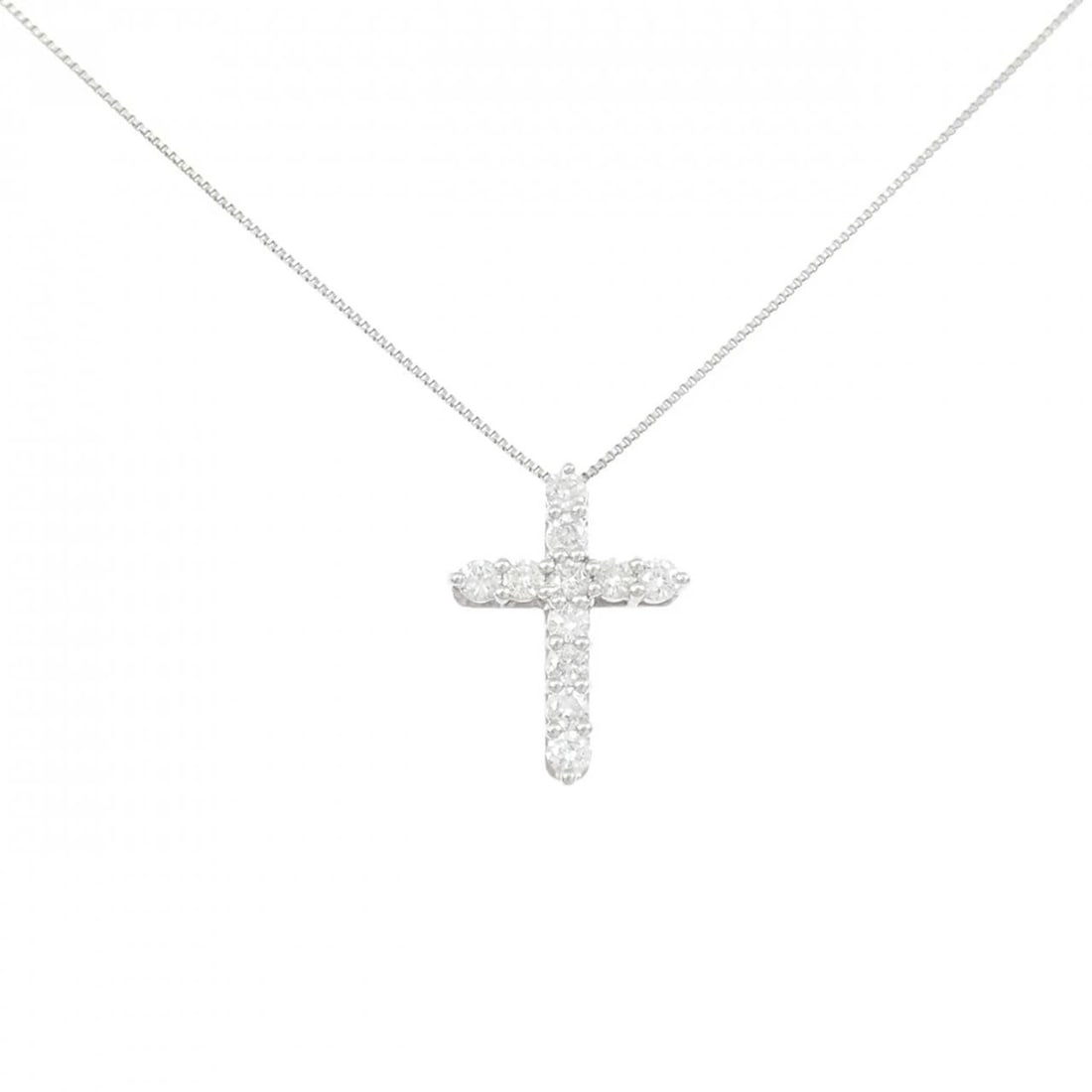 PT900/PT850 CROSS DIAMOND NECKLACE: PT900/PT850 Cross Diamond Necklace Brand: Unbranded Type/Style: Diamond Necklace Material: Platinum900/Platinum850, Main Stone Natural Color: PT Size: Length: 45cm Accessories: None Accessories