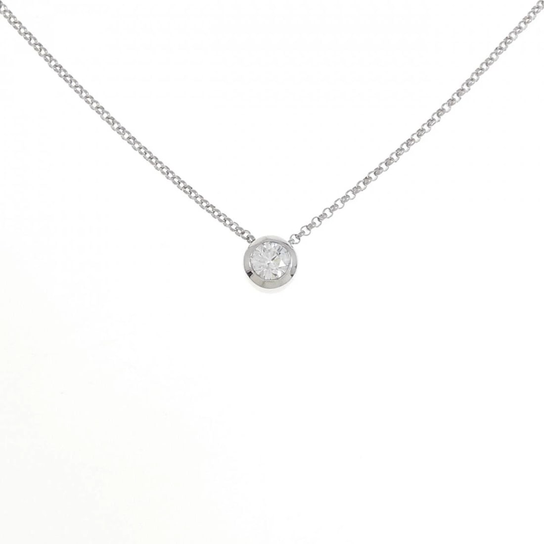 PT900/PT850 SOLITAIRE DIAMOND NECKLACE: PT900/PT850 Solitaire Diamond Necklace Brand: Unbranded Type/Style: Diamond Necklace Material: Platinum900/Platinum850, Main Stone Natural Color: PT Size: Length: 45cm Accessories: None Accessories