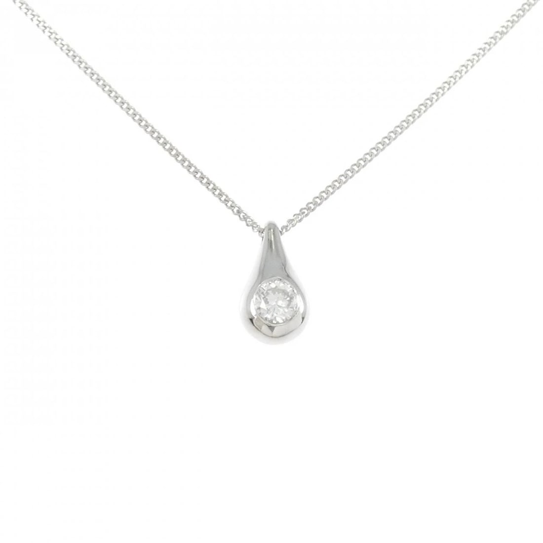 PT900/PT850 DIAMOND NECKLACE: PT900/PT850 Diamond Necklace Brand: Unbranded Type/Style: Diamond Necklace Material: Platinum900/Platinum850, Main Stone Natural Color: PT Size: Length: 40cm Accessories: None Accessories Notice: