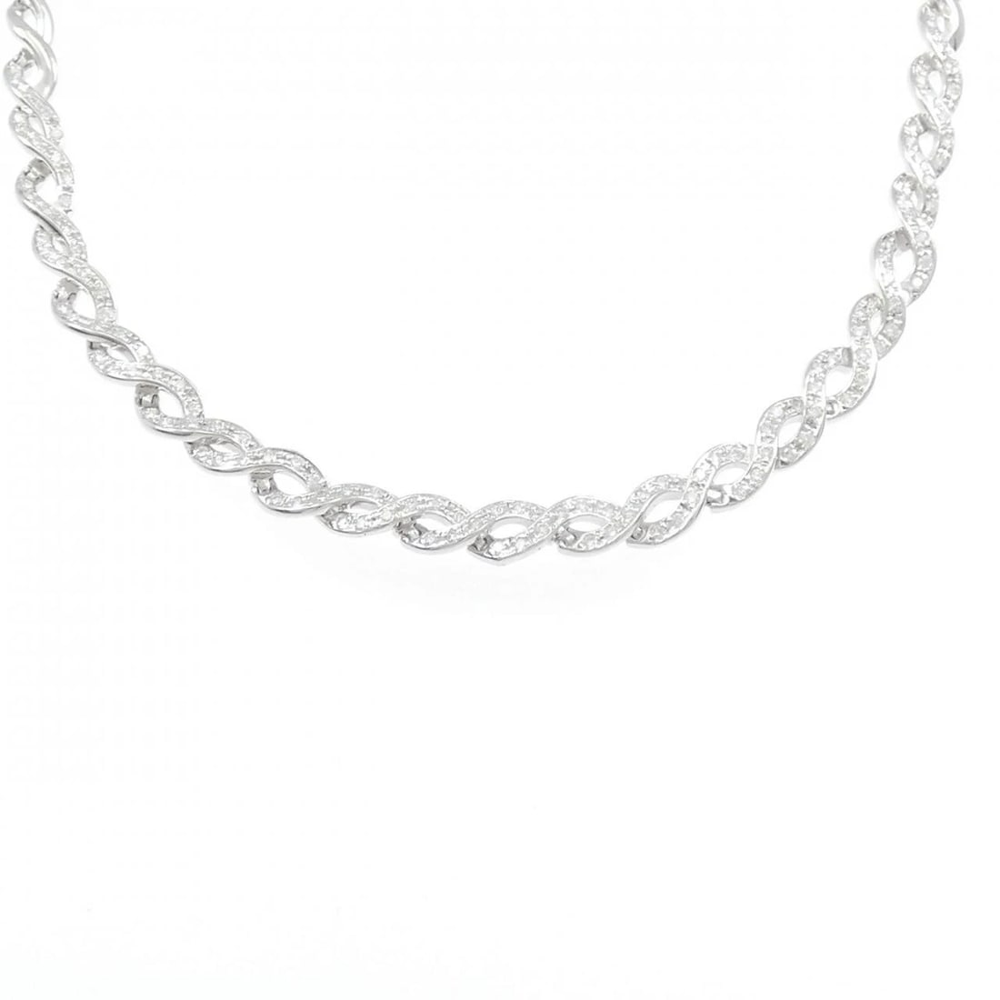 K18WG DIAMOND NECKLACE: K18WG Diamond Necklace Brand: Unbranded Type/Style: Diamond Necklace Material: K18 white gold, Main Stone Natural Color: WG Size: Length: 42cm Accessories: None Accessories Notice: When pu