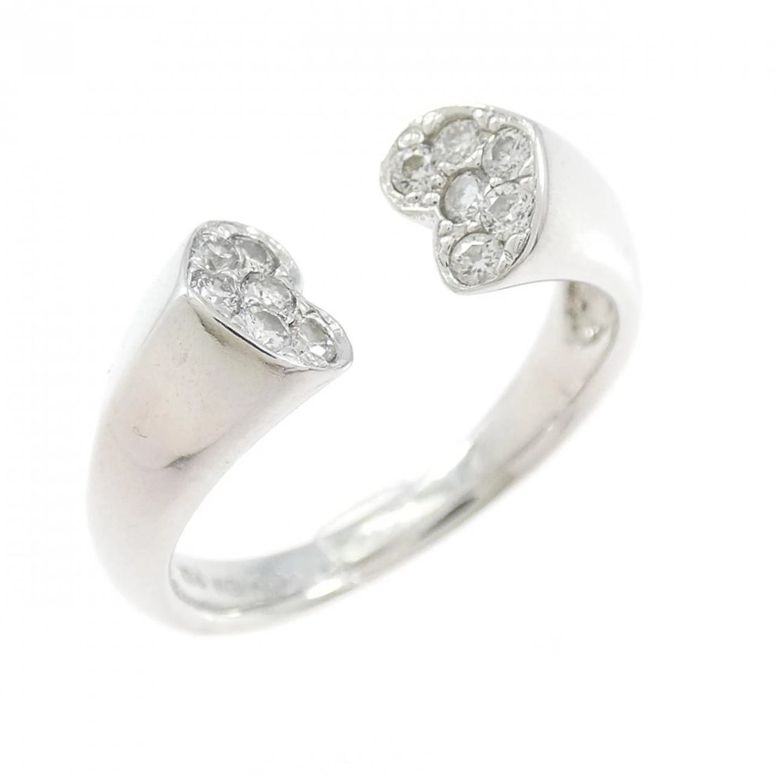 K18WG HEART DIAMOND RING: K18WG Heart Diamond Ring Brand: Unbranded Type/Style: Diamond Ring Material: K18 white gold, Main Stone Natural Color: WG Size: US3 3/4 Accessories: None Accessories Notice: When purchasing pre-owned