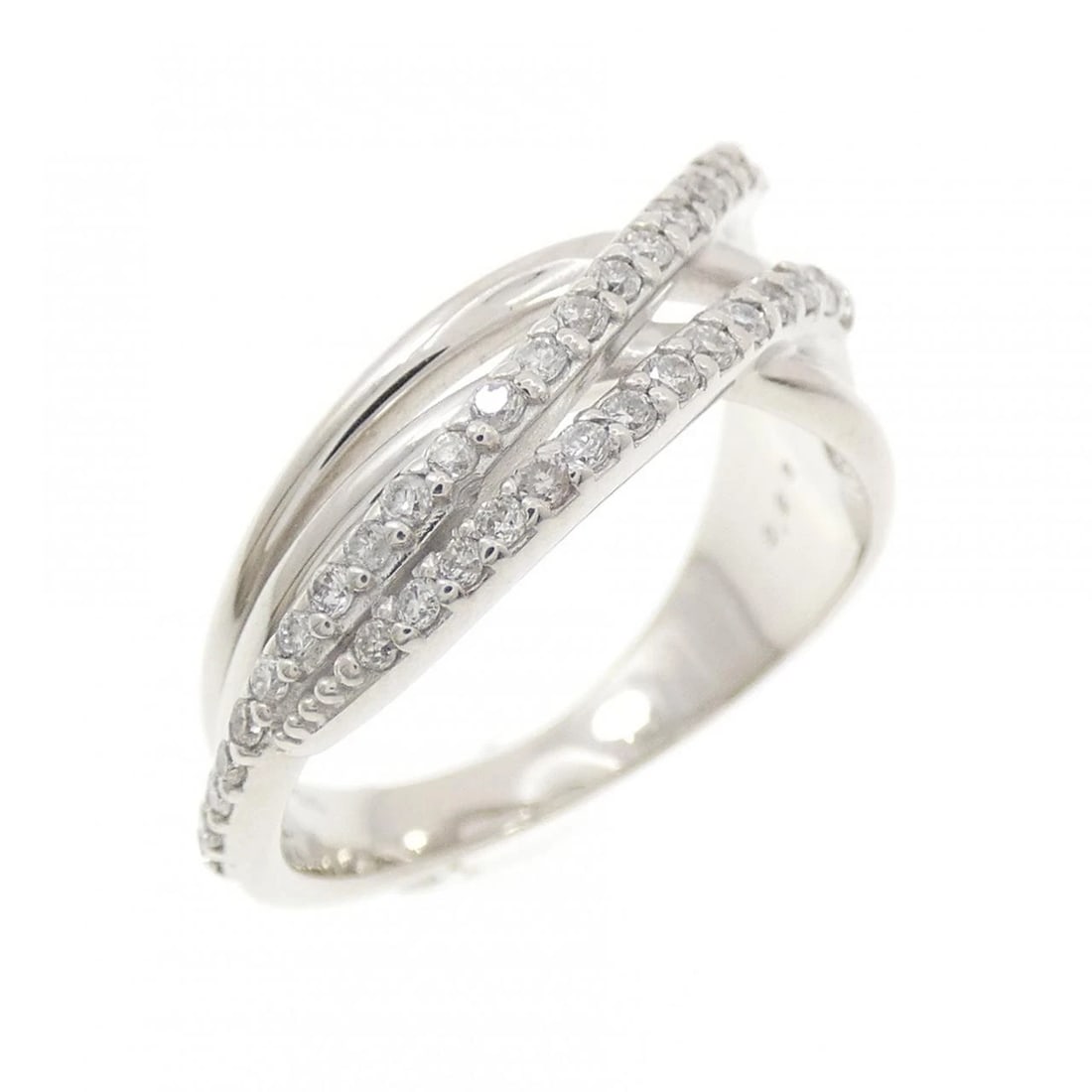 K18WG DIAMOND RING: K18WG Diamond Ring Brand: Unbranded Type/Style: Diamond Ring Material: K18 white gold, Main Stone Natural Color: WG Size: US3 3/4 Accessories: None Accessories Notice: When purchasing pre-owned