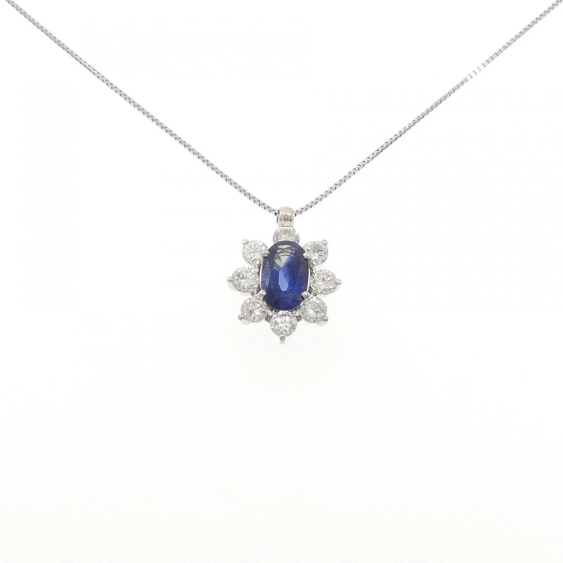 PT900/PT850 SAPPHIRE NECKLACE: PT900/PT850 Sapphire Necklace Brand: Unbranded Type/Style: Sapphire Necklace Material: Platinum900/Platinum850, Main Stone Sapphire, Natural Color: PT Size: Length: 45cm Accessories: None Accessories