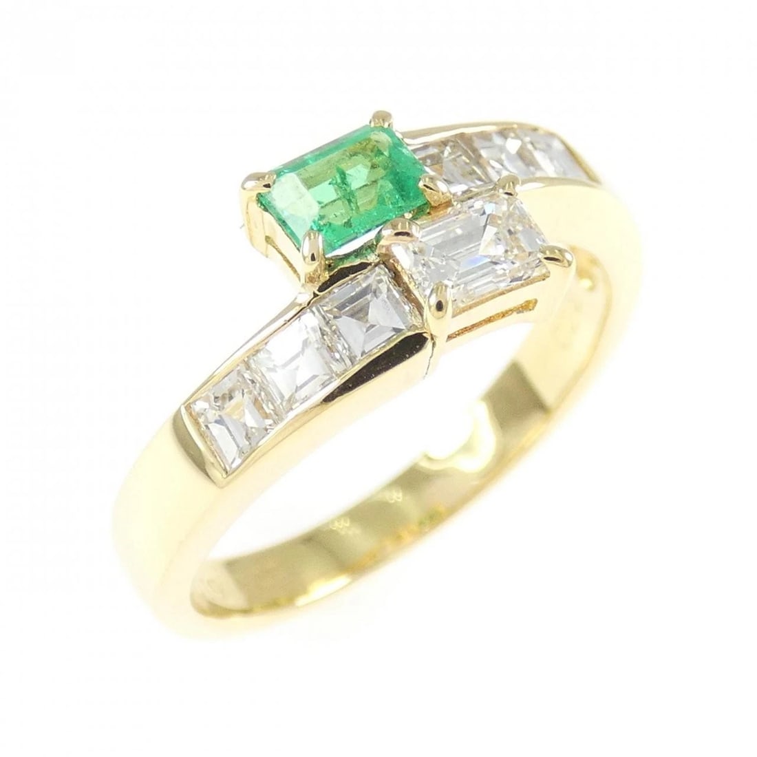 18K YELLOW GOLD EMERALD RING: 18K Yellow Gold Emerald Ring Brand: Unbranded Type/Style: Emerald Ring Material: K18 yellow gold, Main Stone Emerald, Natural Color: YG Size: US5 1/2 Accessories: None Accessories Notice: When