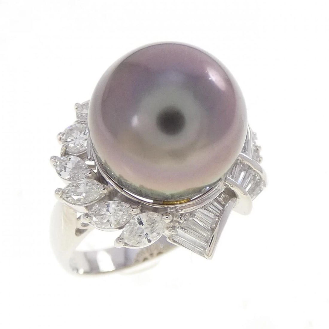 PT900 BLACK PEARL RING: PT900 Black Pearl Ring Brand: Unbranded Type/Style: Black Pearl Ring Material: Platinum900, Main Stone Black Pearl, Natural Color: PT Size: US5 1/4 Accessories: None Accessories Notice: When