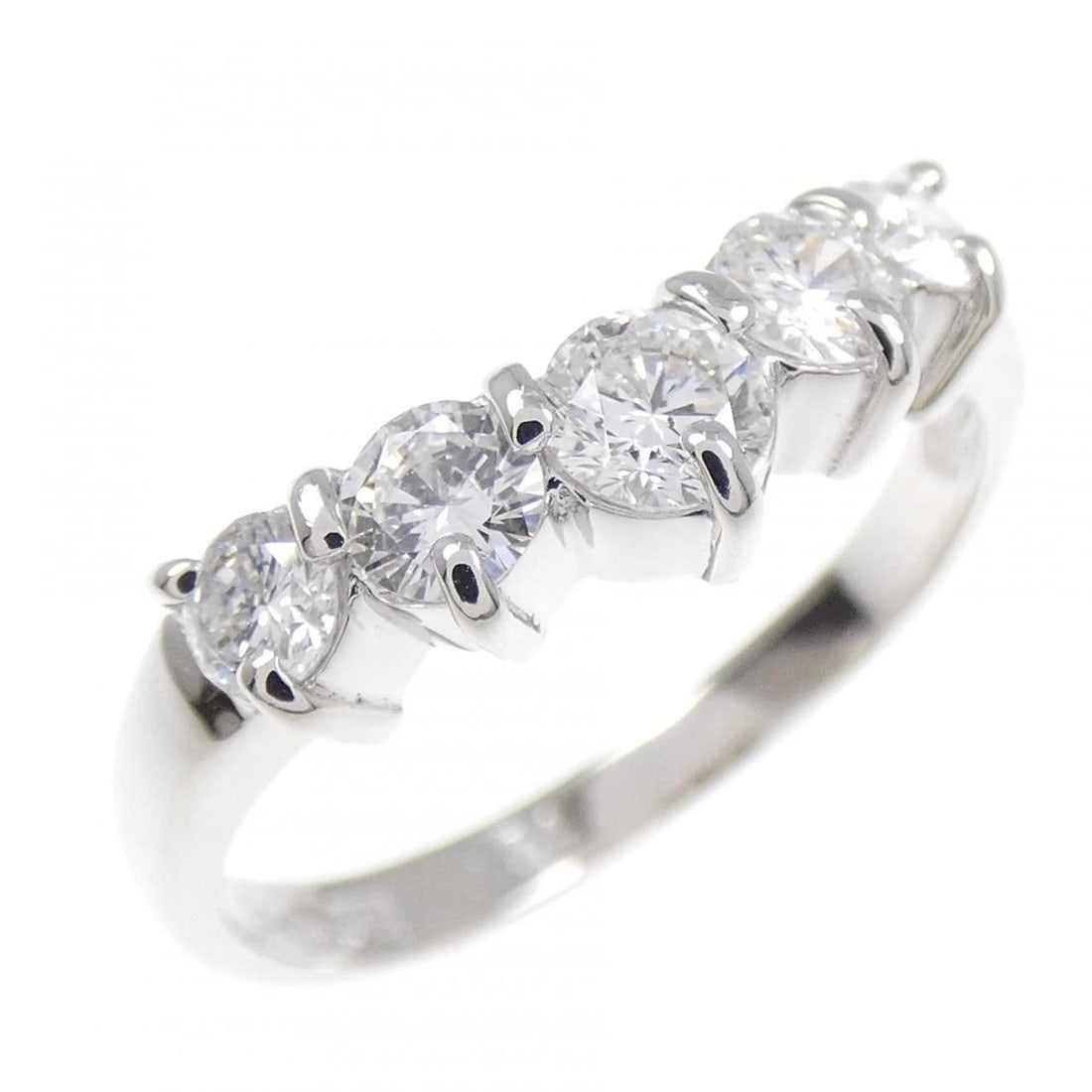 PT900 DIAMOND RING: PT900 Diamond Ring Brand: Unbranded Type/Style: Diamond Ring Material: Platinum900, Main Stone Natural Color: PT Size: US5 3/4 Accessories: None Accessories Notice: When purchasing pre-owned goods,