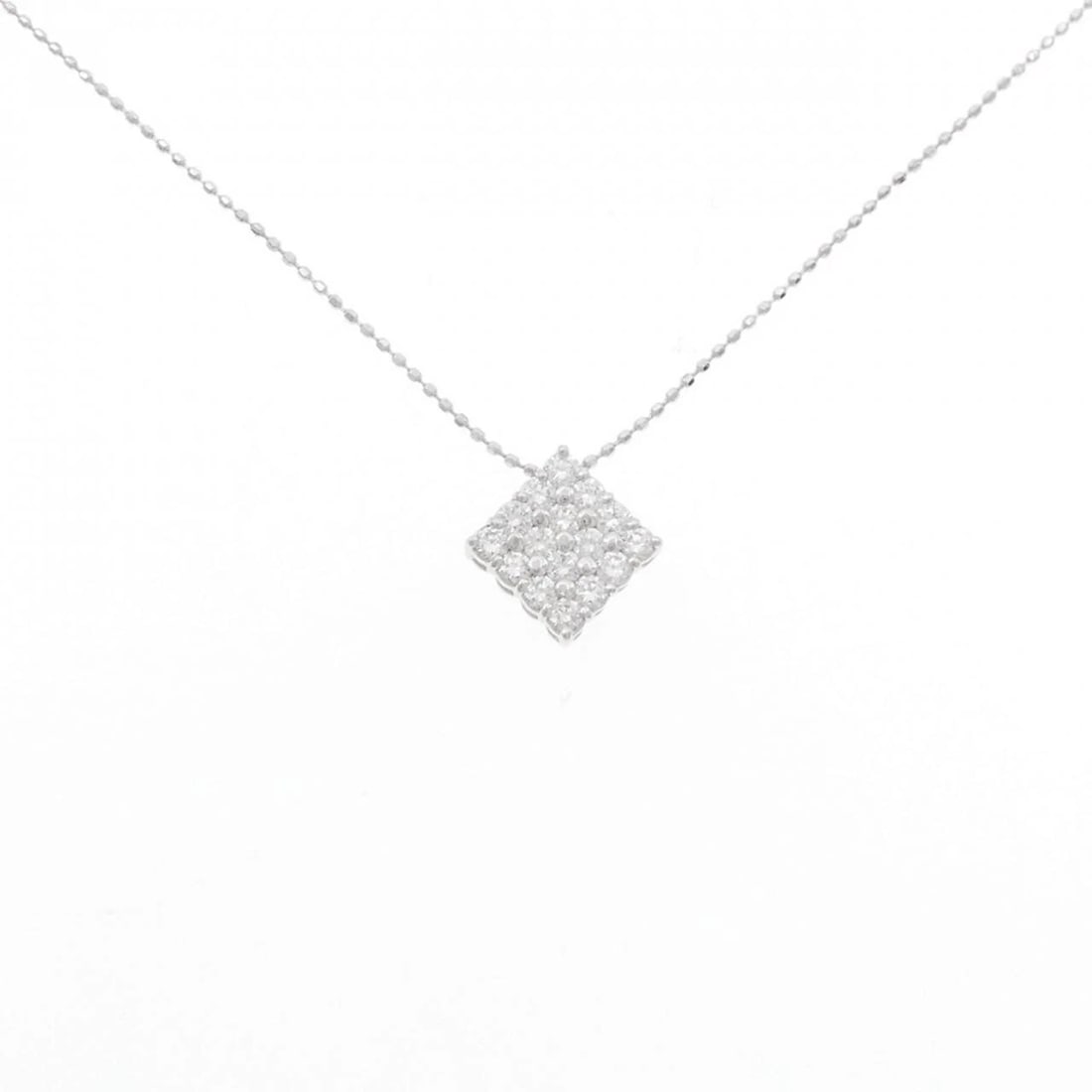 PT900/K18WG DIAMOND NECKLACE: PT900/K18WG Diamond Necklace Brand: Unbranded Type/Style: Diamond Necklace Material: Platinum 900 / K18 white gold, Main Stone Natural Color: PT, WG Size: Length: 40cm Accessories: None Accessories