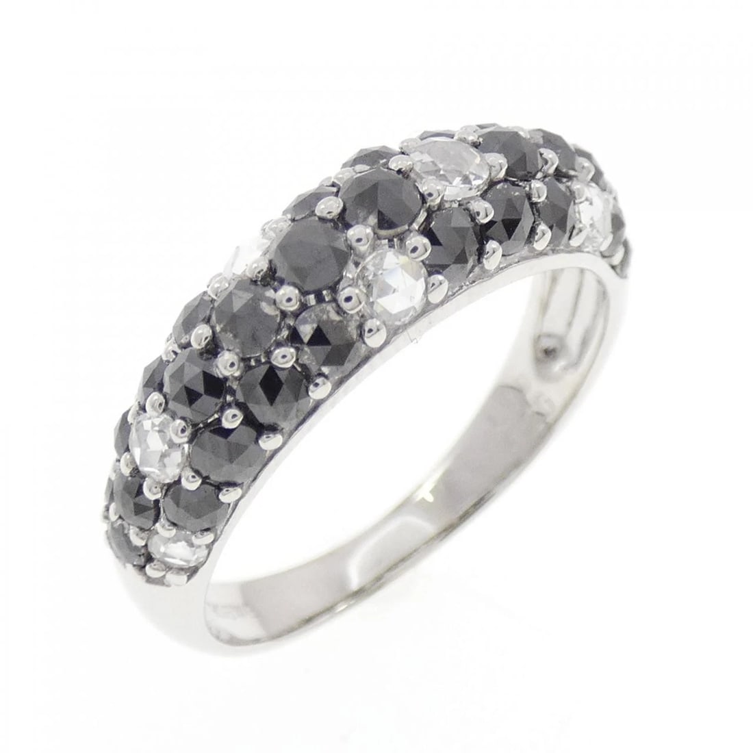 K18WG DIAMOND RING: K18WG Diamond Ring Brand: Unbranded Type/Style: Diamond Ring Material: K18 white gold, Main Stone Natural Color: WG Size: US 7 Accessories: None Accessories Notice: When purchasing pre-owned goods,