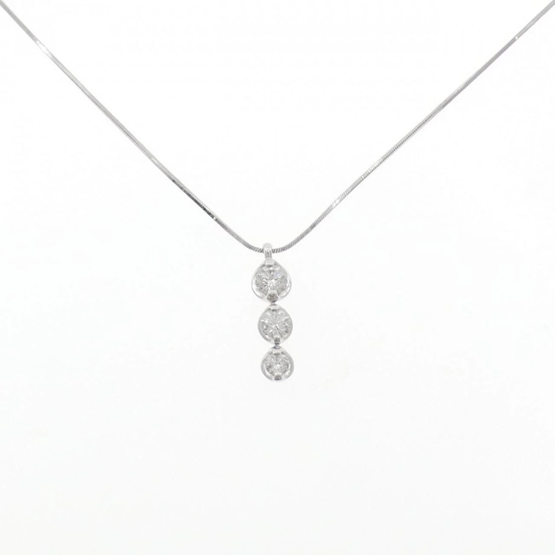 PT900/PT850 DIAMOND NECKLACE: PT900/PT850 Diamond Necklace Brand: Unbranded Type/Style: Diamond Necklace Material: Platinum900/Platinum850, Main Stone Natural Color: PT Size: Length: 46cm Accessories: None Accessories Notice:
