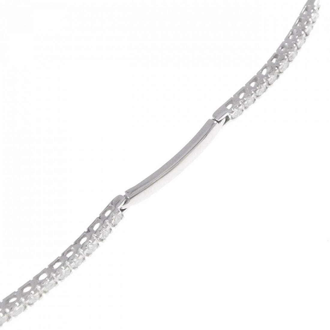 K18WG DIAMOND BRACELET: K18WG Diamond Bracelet Brand: Unbranded Type/Style: Diamond Bure Rubbed T Material: K18 white gold, Main Stone Natural Color: WG Size: Length: 17.5cm Accessories: None Accessories Notice: When