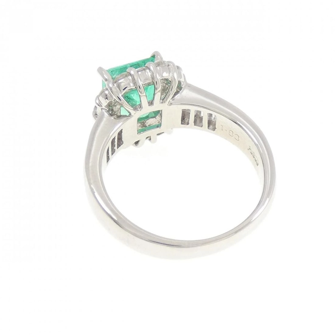 PT900 EMERALD RING - 3