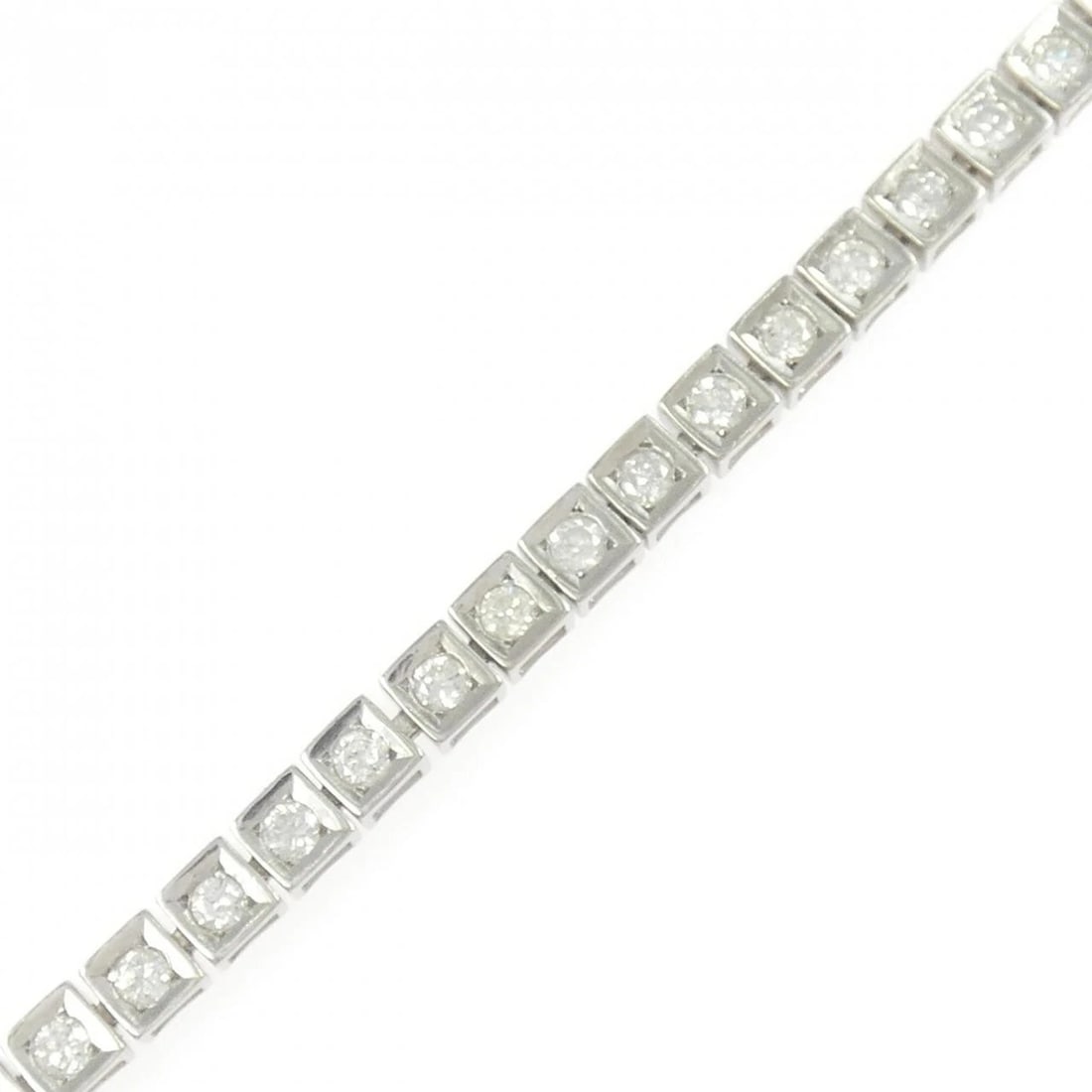 PT850 DIAMOND BRACELET: PT850 Diamond Bracelet Brand: Unbranded Type/Style: Diamond Bure Rubbed T Material: Platinum850, Main Stone Natural Color: PT Size: Length: 19.5cm Accessories: None Accessories Notice: When
