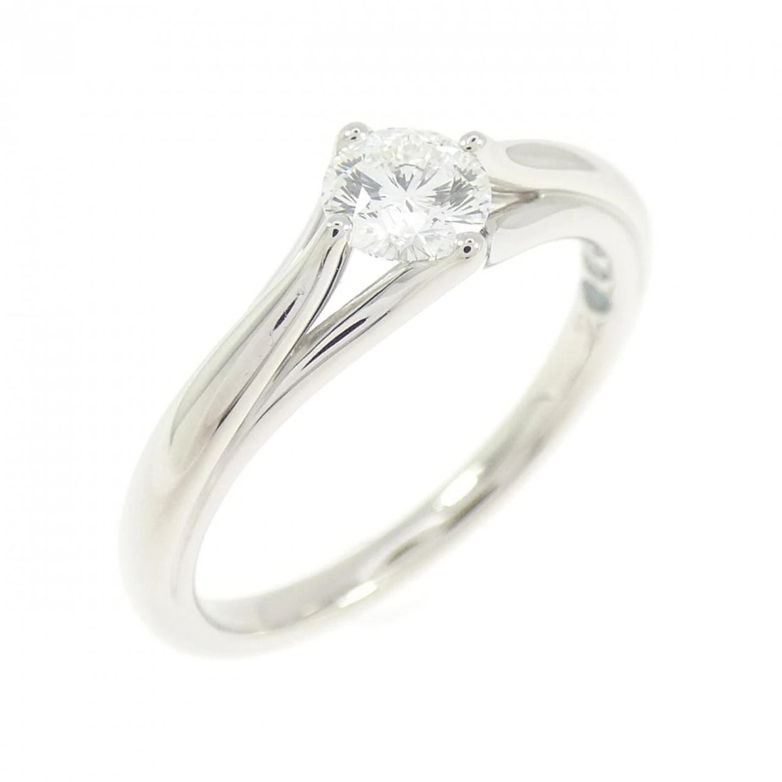 PT950 DIAMOND RING: PT950 Diamond Ring Brand: Unbranded Type/Style: Diamond Ring Material: Platinum950, Main Stone Natural Color: PT Size: US5 1/4 Accessories: None Accessories Notice: When purchasing pre-owned goods,