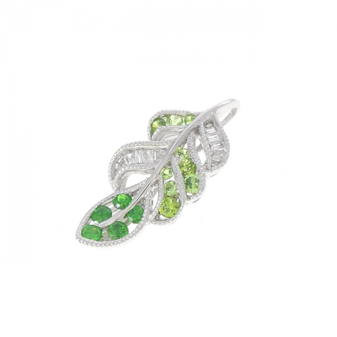 K18WG LEAF DEMANTOID GARNET PENDANT: K18WG Leaf Demantoid Garnet Pendant Brand: Unbranded Type/Style: Demantoid Garnet Pendant/Brooch Material: K18 white gold, Main Stone Demantoid Garnet, Natural Color: WG Size: Actual Size: Approx.