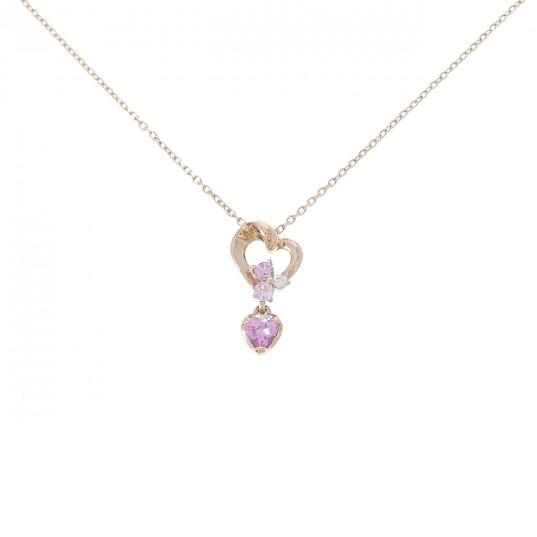 HEART SYNTHETIC SAPPHIRE NECKLACE: Heart Synthetic Sapphire Necklace Brand: 4? Type/Style: 4?C Necklace Material: K18 yellow gold, Main Stone Synthetic Sapphire, Natural Color: YG Size: Length: 40cm Accessories: None Accessories