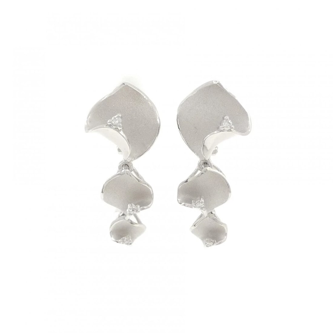 TAMURA SHUNICHI DIAMOND EARRING: Tamura Shunichi Diamond Earring Brand: Shunichi Tamura Type/Style: Tamura Shunichi Pierce/Earring Material: Platinum 900 / K18 white gold, Main Stone Natural Color: PT, WG Size: Actual Size: