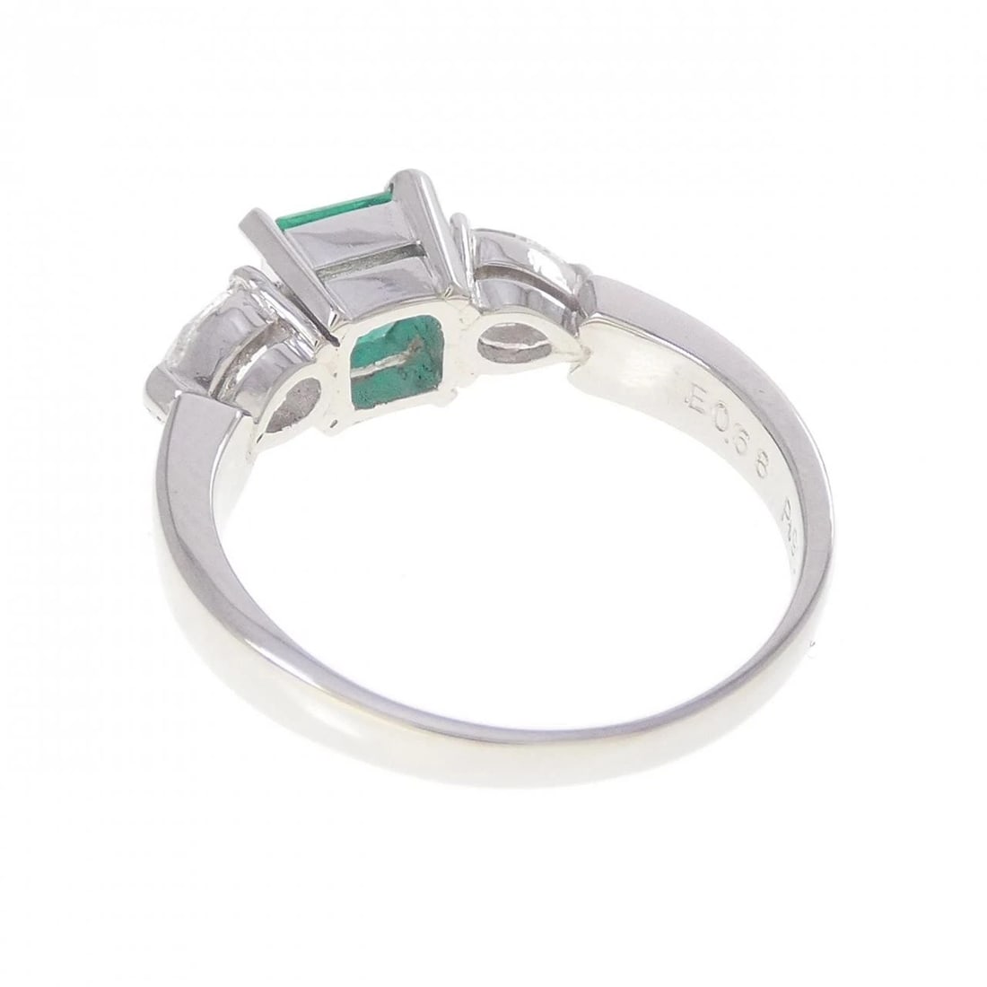 PT900 EMERALD RING - 3