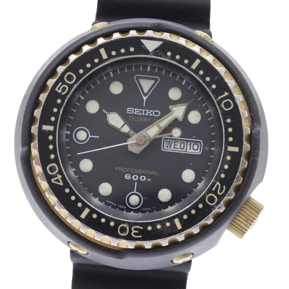 SEIKO PROSPEX SCUBA DATE BLACK QUARTZ WATCH: SEIKO Prospex Scuba date black Quartz Watch Brand: SEIKO Type/Style: Wristwatch Material: Band Material rubber, Case Material titanium Color: Case Color Black / gold Band Color black Dial Color black 