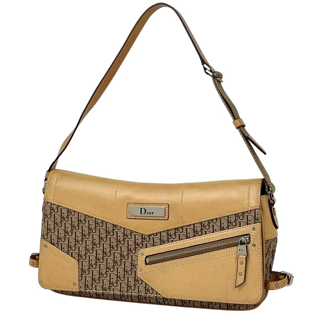 CHRISTIAN DIOR STREET CHIC SHOULDER BAG SHOULDER BAG: Christian Dior Street Chic Shoulder Bag Shoulder Bag Brand: Christian Dior Type/Style: Shoulder Bag Material: canvas ?leather Color: Beige Size: Width 29cm(11.4inch) Height 17cm(6.7inch) Depth 4cm(1.6