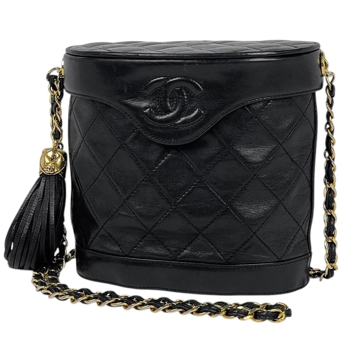 CHANEL MATRASSE SHOULDER BAG: Chanel Matrasse Shoulder Bag Brand: CHANEL Type/Style: Shoulder Bag Material: leather Color: Black Size: Width 16.5cm(6.5inch) Height 16.5cm(6.5inch) Depth 6cm(2.4inch) Accessories: None A