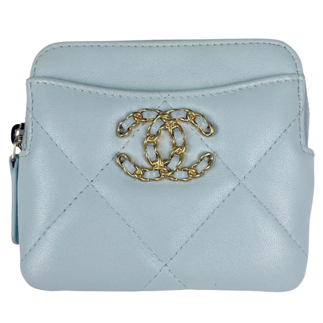 CHANEL COIN PURSE CHANEL 19 ZIP LEATHER: Chanel Coin Purse Chanel 19 Zip leather Brand: CHANEL Type/Style: Coin Purse Material: leather Color: Light blue Size: Width 11cm(4.3inch) Height 10cm(3.9inch) Depth 1cm(0.4inch) Accessories: None