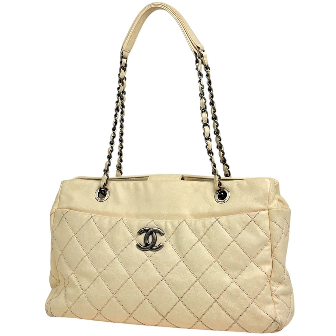 CHANEL WILD STITCH CHAIN TOTE BAG LOGO TOTE BAG: CHANEL Wild Stitch Chain Tote Bag logo Tote Bag Brand: CHANEL Type/Style: Tote Bag Material: leather Color: White Size: Width 33cm(13inch) Height 20cm(7.9inch) Depth 10cm(3.9inch) Accessories: Non